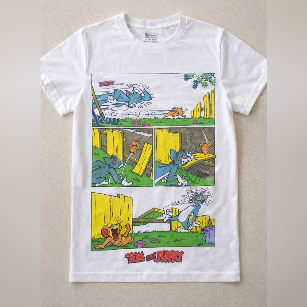 T-Shirt + Shorts Tom & Jerry Graphic – Adult Small 🐭🐱